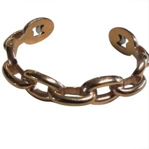 Henri Bendel elegant women’s gold tone cuff chain bracelet